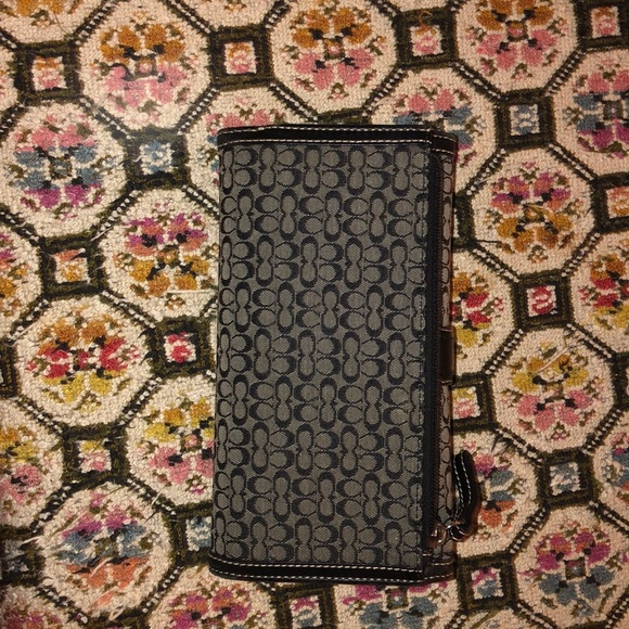 Coach wallet - Picture 2 of 4